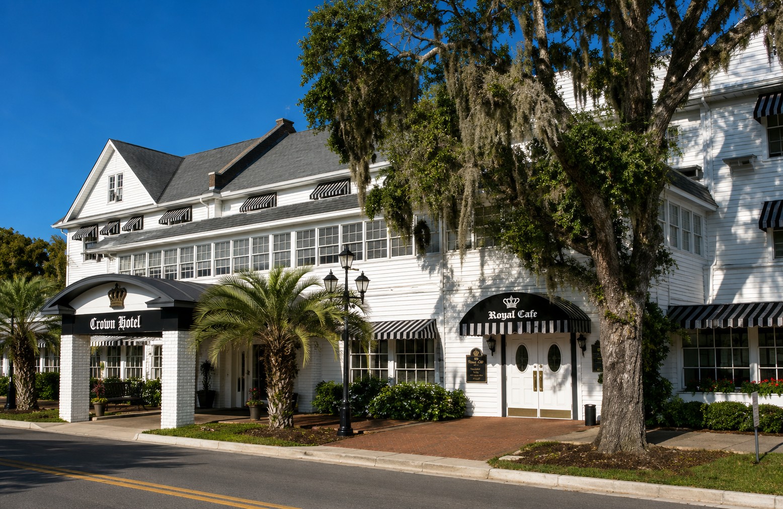 The Sumners' Crown Hotel